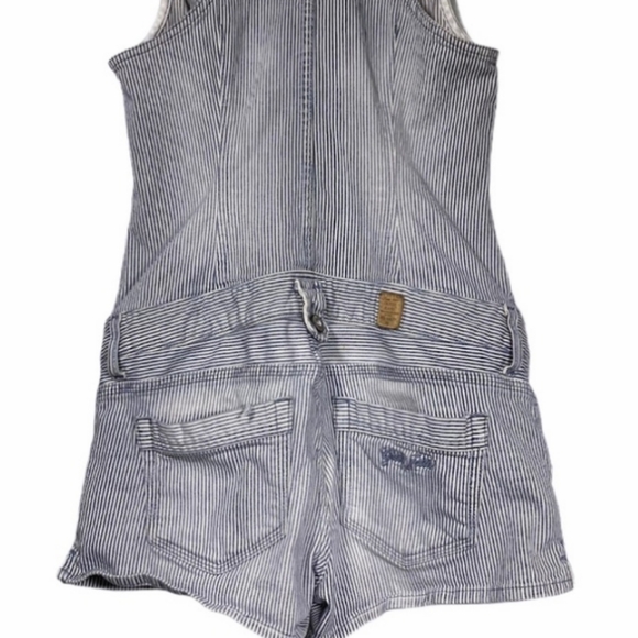 Guess BlueJean Overall Shorts - Picture 7 of 8